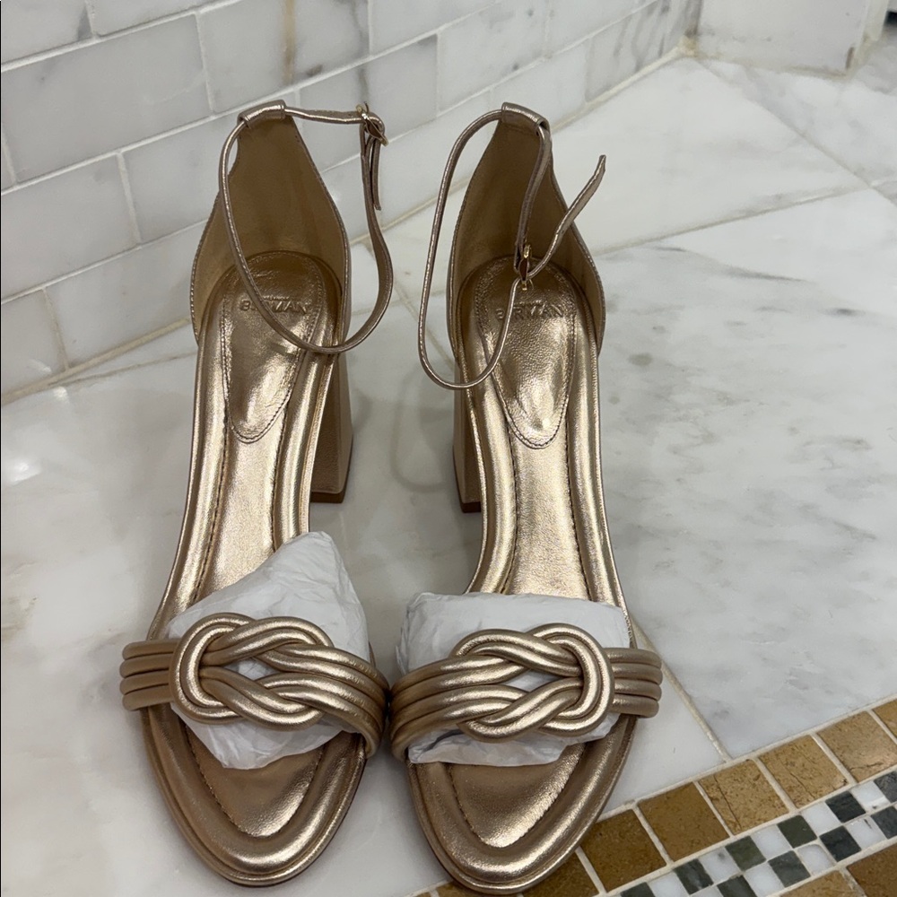 Alexandre Birman Vicky leather Gold Strappy Block Heel Sandals size 41/ 75 heal